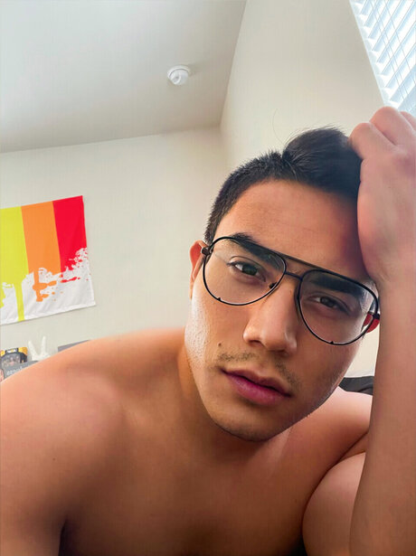 Foto nua vazada do OnlyFans de  J A K E 