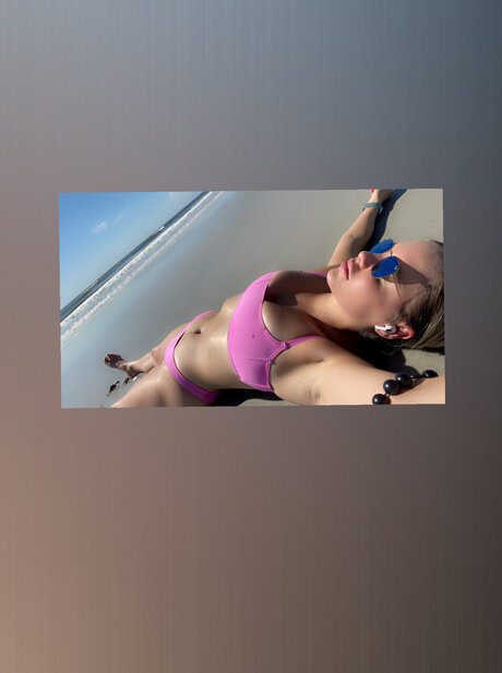 Naken läckt OnlyFans-bild av Amberfl0
