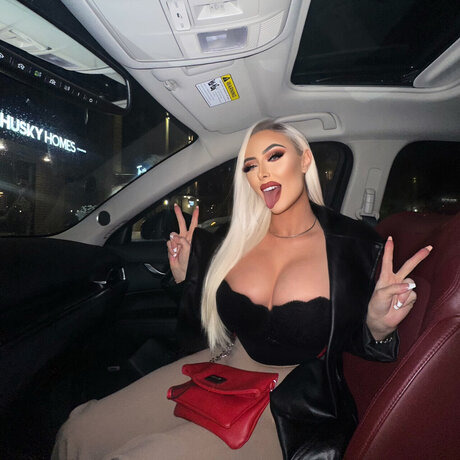 Foto desnuda filtrada de OnlyFans de Sasha Carmine