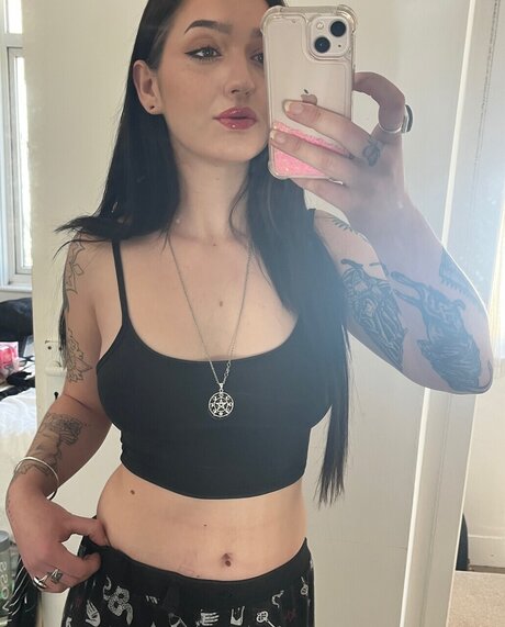 Nøgent lækket OnlyFans-billede af Poppygoth