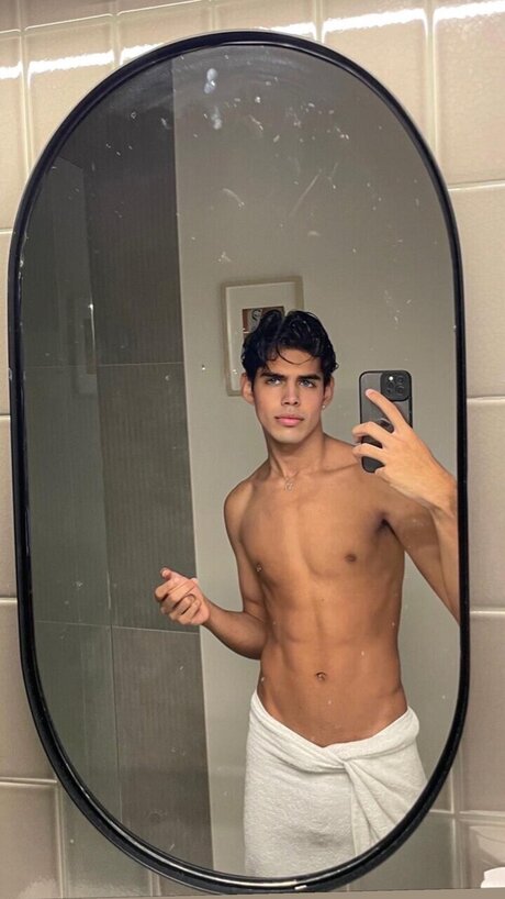 Foto nua vazada do OnlyFans de Nilbert Gall