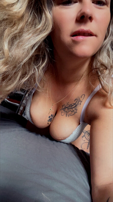 Обнаженная фотография утечки OnlyFans от Gwen 