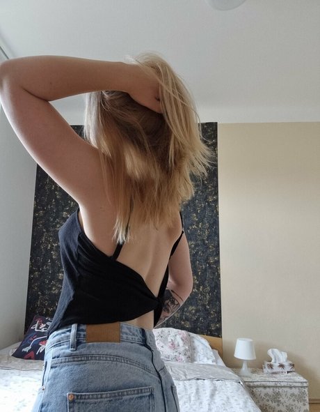 Alasti lekkinud OnlyFans-i pilt Chloehoneyyy