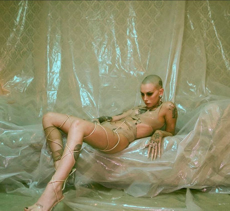 Nahá fotka uniklých OnlyFans od Siiickbrain