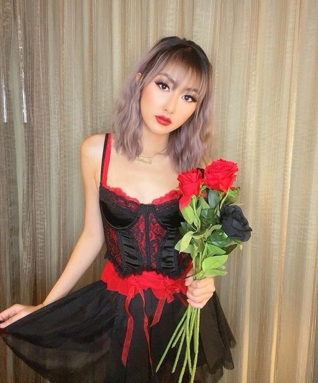 Naakte gelekte OnlyFans-foto van Dj Camgirl