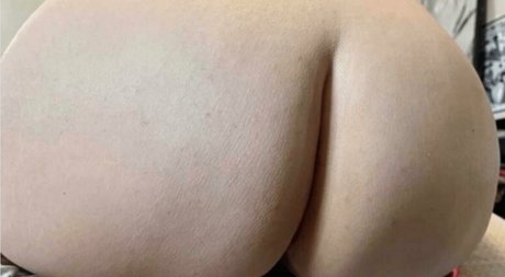Naakte gelekte OnlyFans-foto van Addyfuegar