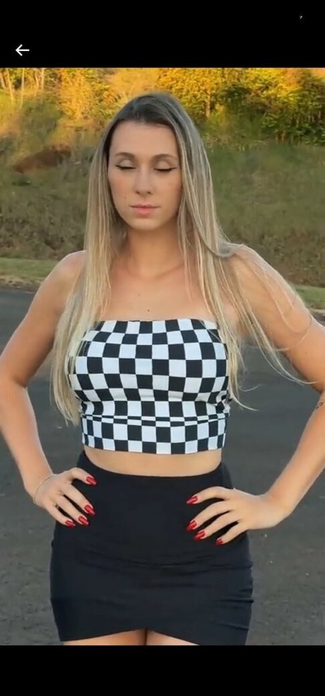 Nahá fotka uniklých OnlyFans od Samy Feet