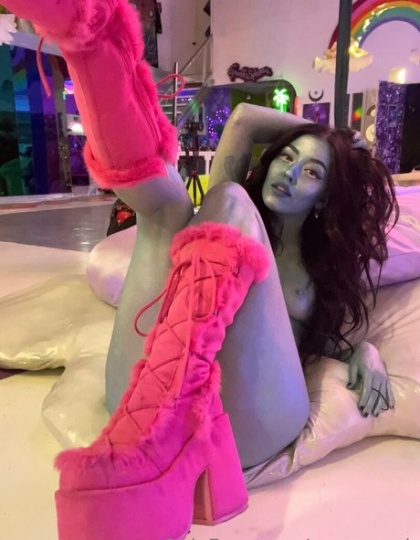 Nahá fotka uniklých OnlyFans od Emmaccb