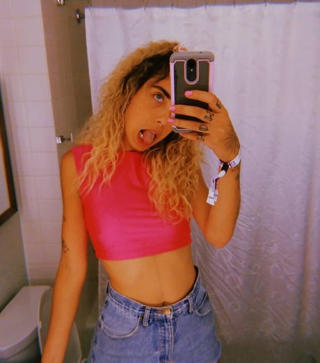 Indigo De Souza OnlyFansリークヌード写真