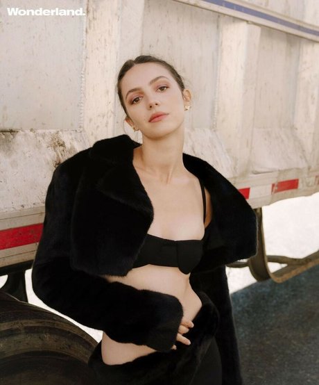 Ella Hunt