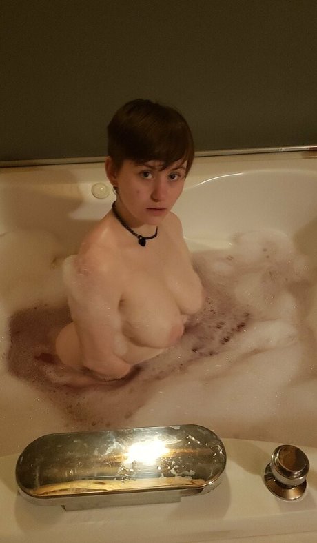 Curvyelvishgirl