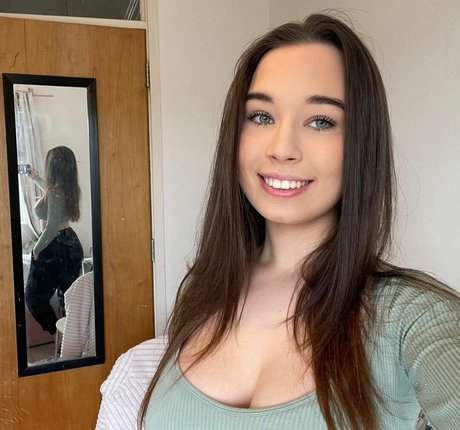 Naken lekkede OnlyFans-bilde av Anna Langley