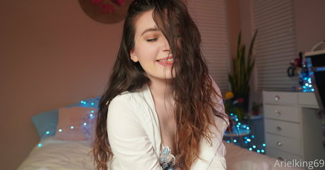 Alasti lekkinud OnlyFans-i pilt Arielking69