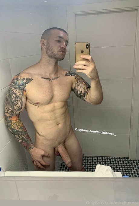 Naken lekkede OnlyFans-bilde av Mickfitness