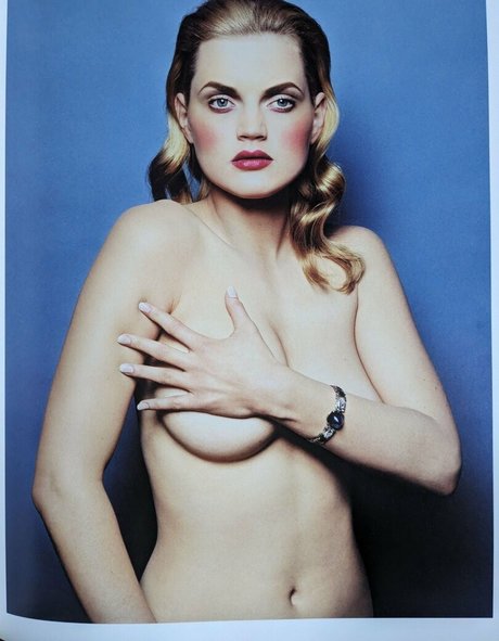 Обнаженная фотография утечки OnlyFans от Guinevere Van Seenus