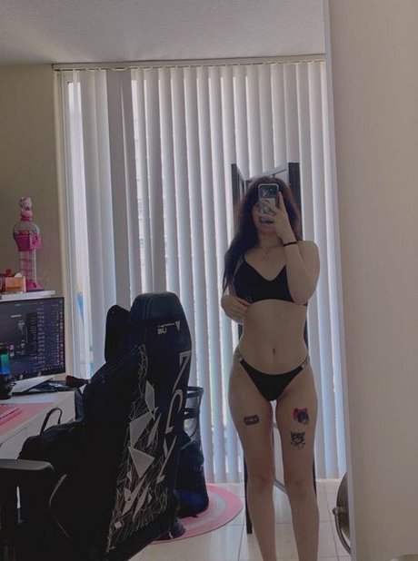 Foto nua vazada do OnlyFans de Cherryverse
