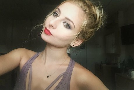 Naken läckt OnlyFans-bild av Tarah Kayne