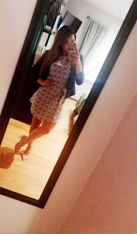 Lizzy Decologero