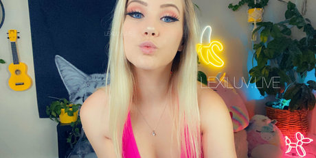 Foto di nudo di fuga di OnlyFans di Luvlexi
