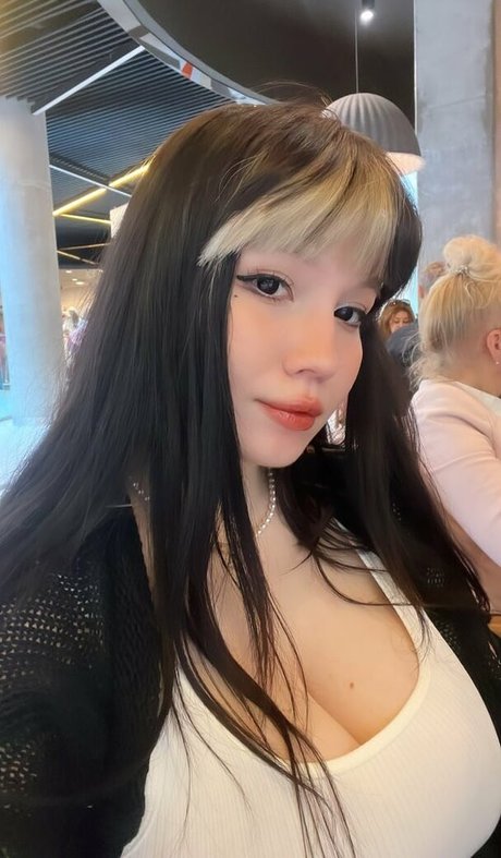 Nahá fotka uniklých OnlyFans od Shini Waifu