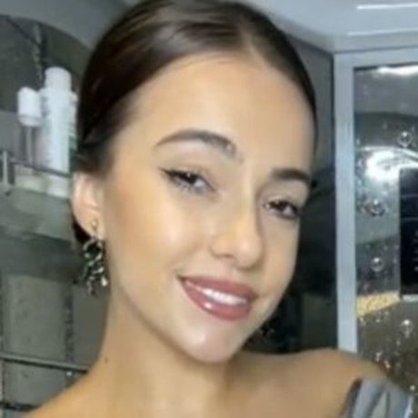 Naakte gelekte OnlyFans-foto van Rileysim88