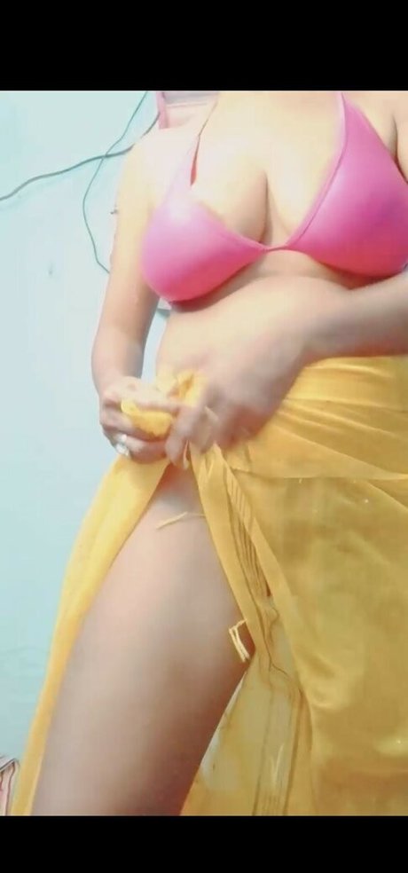 Nahá fotka uniklých OnlyFans od Payel Vlog