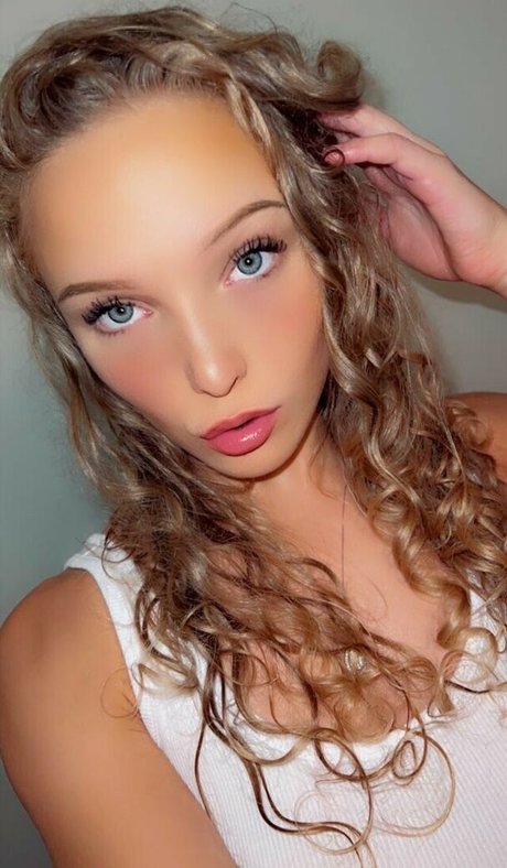 Nahá fotka uniklých OnlyFans od Evie Erikson