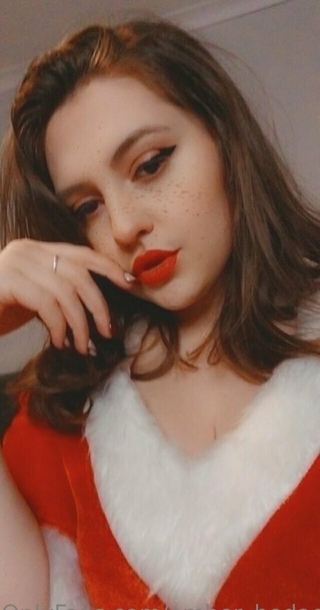 Nahá fotka uniklých OnlyFans od Emberbodacious
