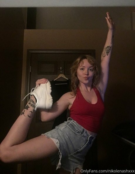 Обнаженная фотография утечки OnlyFans от Nikole Nash