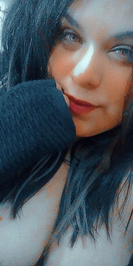 Alasti lekkinud OnlyFans-i pilt Tahiry Rdz