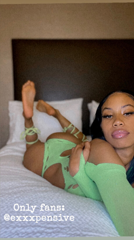 Foto desnuda filtrada de OnlyFans de Exxxpenive The Trophie