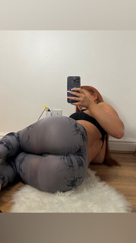 Naken läckt OnlyFans-bild av Redheadn