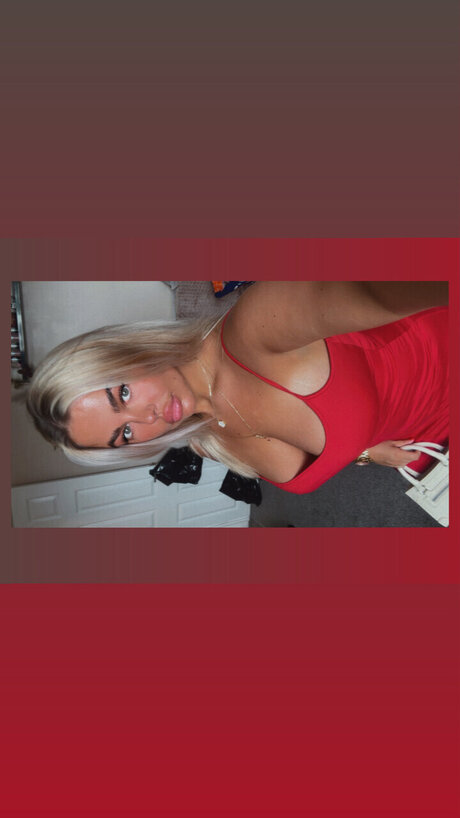 Nacktes geleaktes OnlyFans-Foto von Kayl Anne