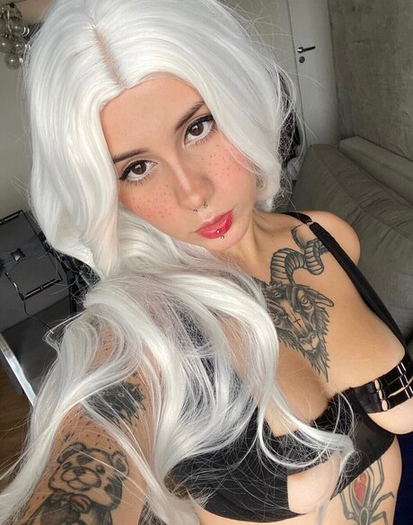Naken läckt OnlyFans-bild av Ariel Bolvv