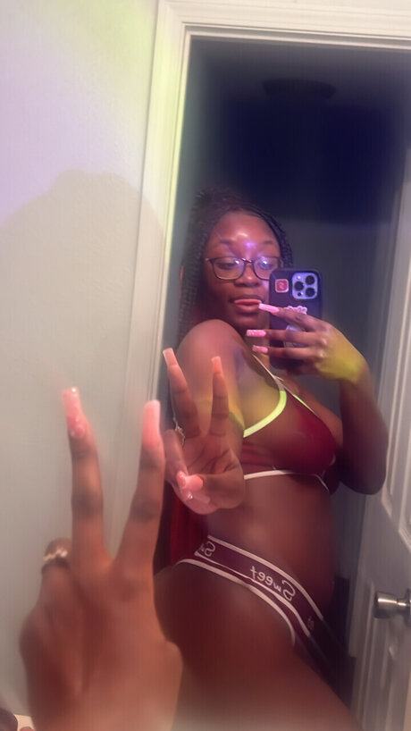 Sexyyychocolatee OnlyFans