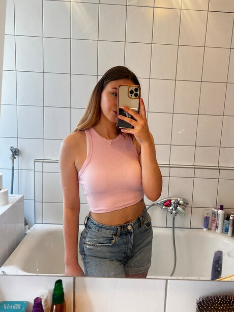 Naakte gelekte OnlyFans-foto van Anastazja