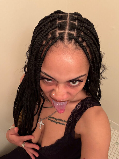 Обнаженная фотография утечки OnlyFans от Herb Bae 