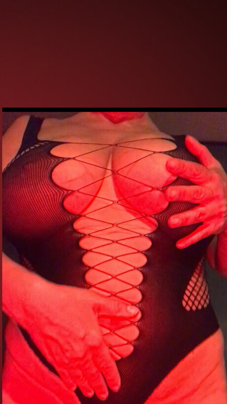 Alaston vuotanut OnlyFans-kuva Anna Oliivia Venezuela 
