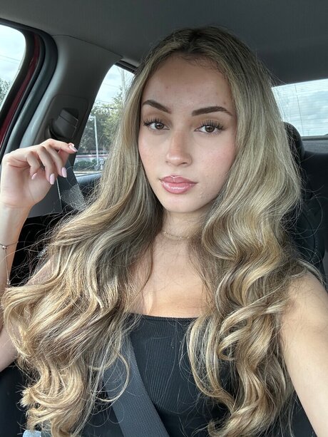 Alaston vuotanut OnlyFans-kuva Steph Amplt3