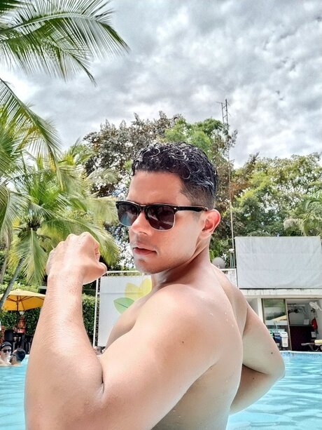 Naakte gelekte OnlyFans-foto van Titinalf