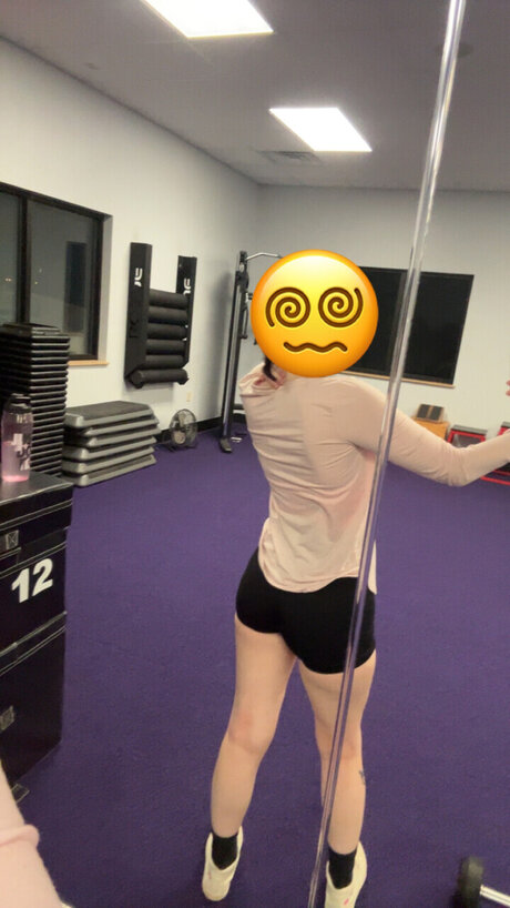Nahá fotka uniklých OnlyFans od Sisi