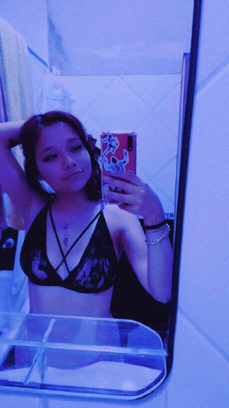 Nacktes geleaktes OnlyFans-Foto von Vanina