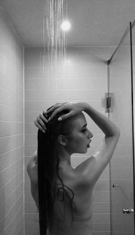 Angelina OnlyFansリークヌード写真