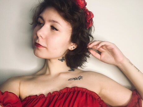 Alaska OnlyFans 유출 누드 사진