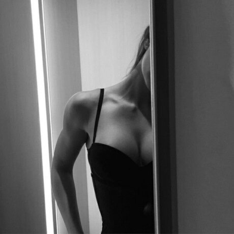Naken läckt OnlyFans-bild av Ira18