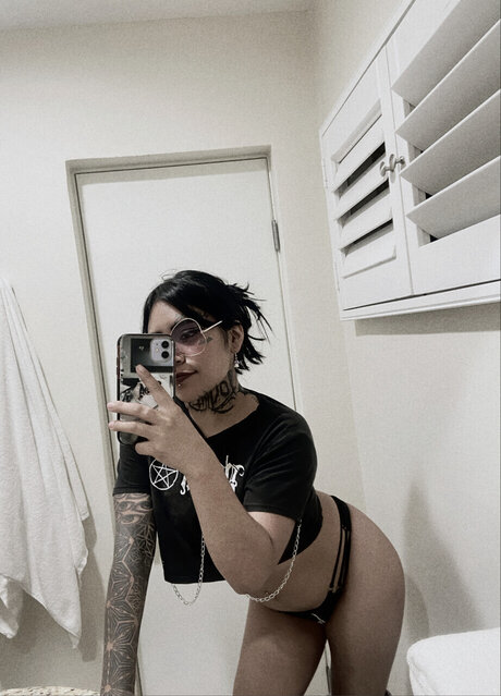 Обнаженная фотография утечки OnlyFans от Raven