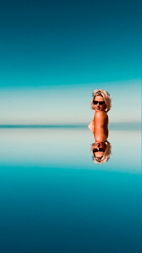Alaston vuotanut OnlyFans-kuva V The Naked Yogi