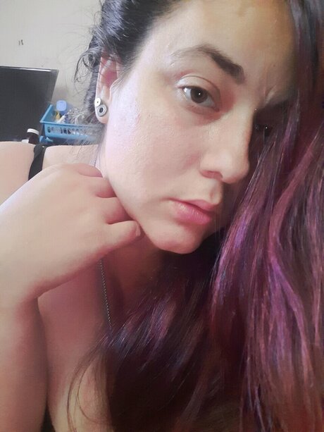 Naakte gelekte OnlyFans-foto van Mystique