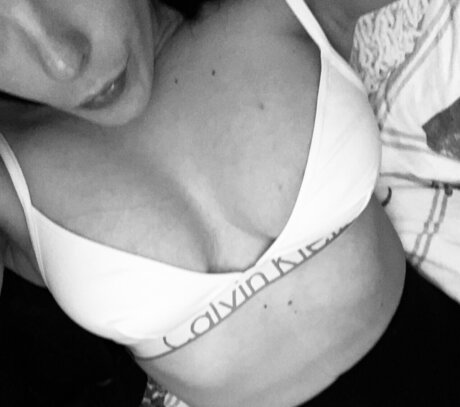 Alaston vuotanut OnlyFans-kuva Kate