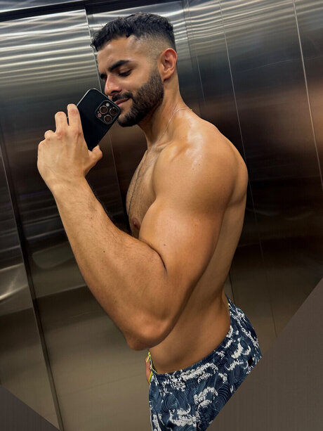 Naken läckt OnlyFans-bild av Luis